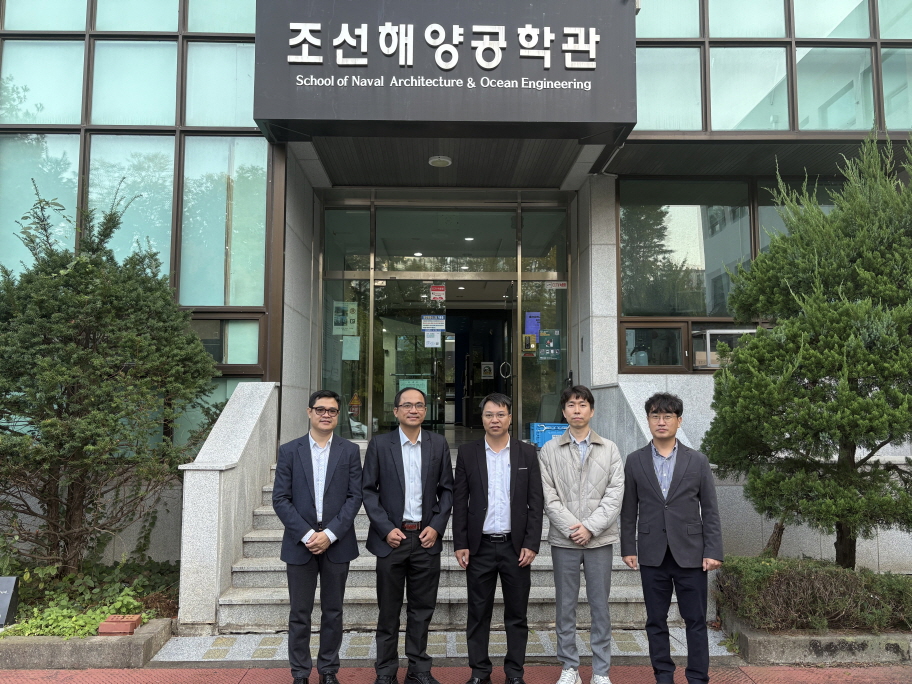 나트랑 대학 대표단 방문