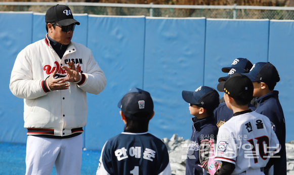 울산웨일즈, 제주 리틀·여성야구단에 맞춤형 클리닉