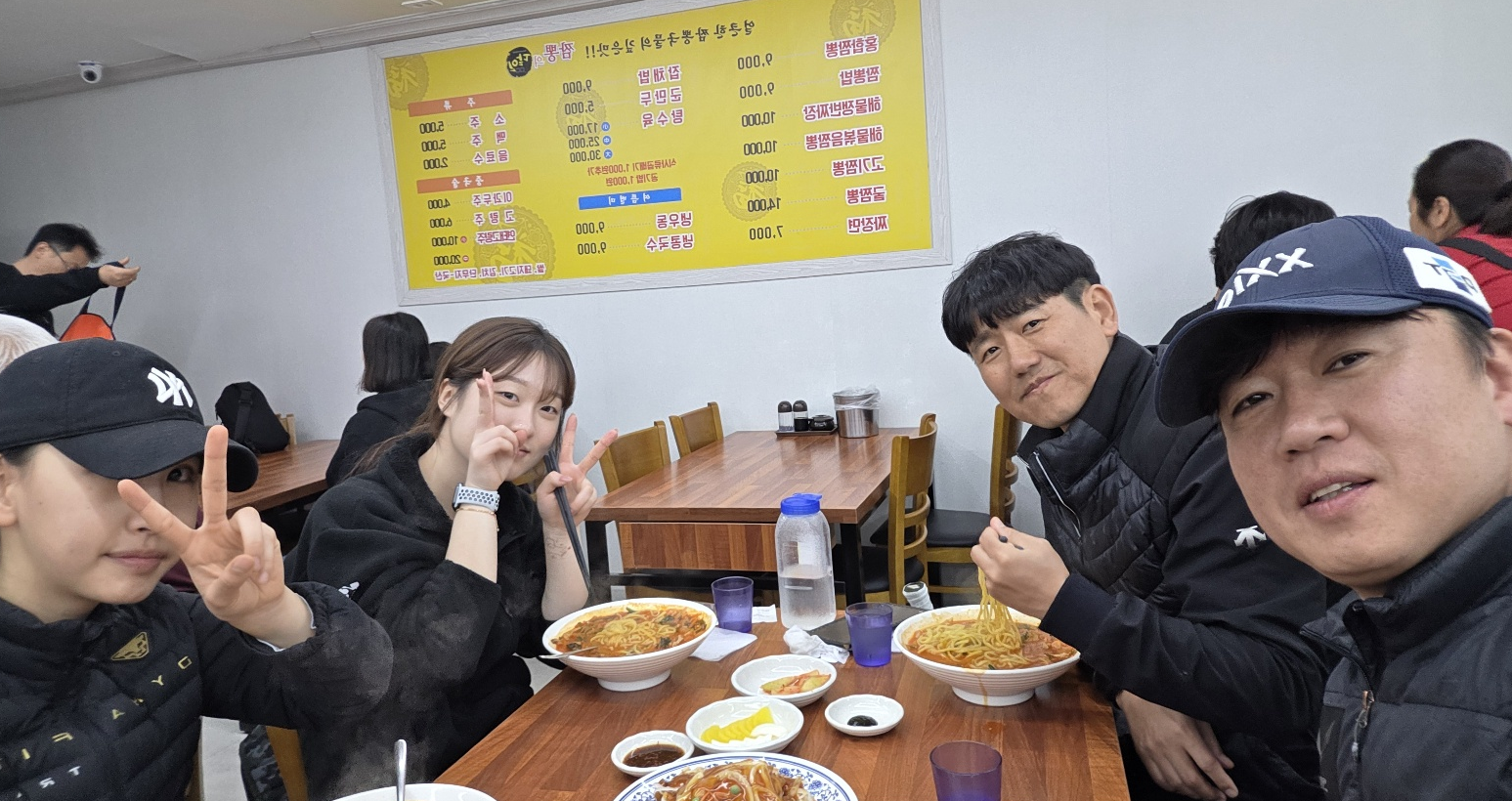 조정부동아리 조정 연습후 식사: 학부장님과 김환욱코치님(박사과정)