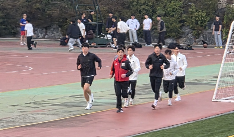 스포츠과학부 육상 동아리 운동 시작