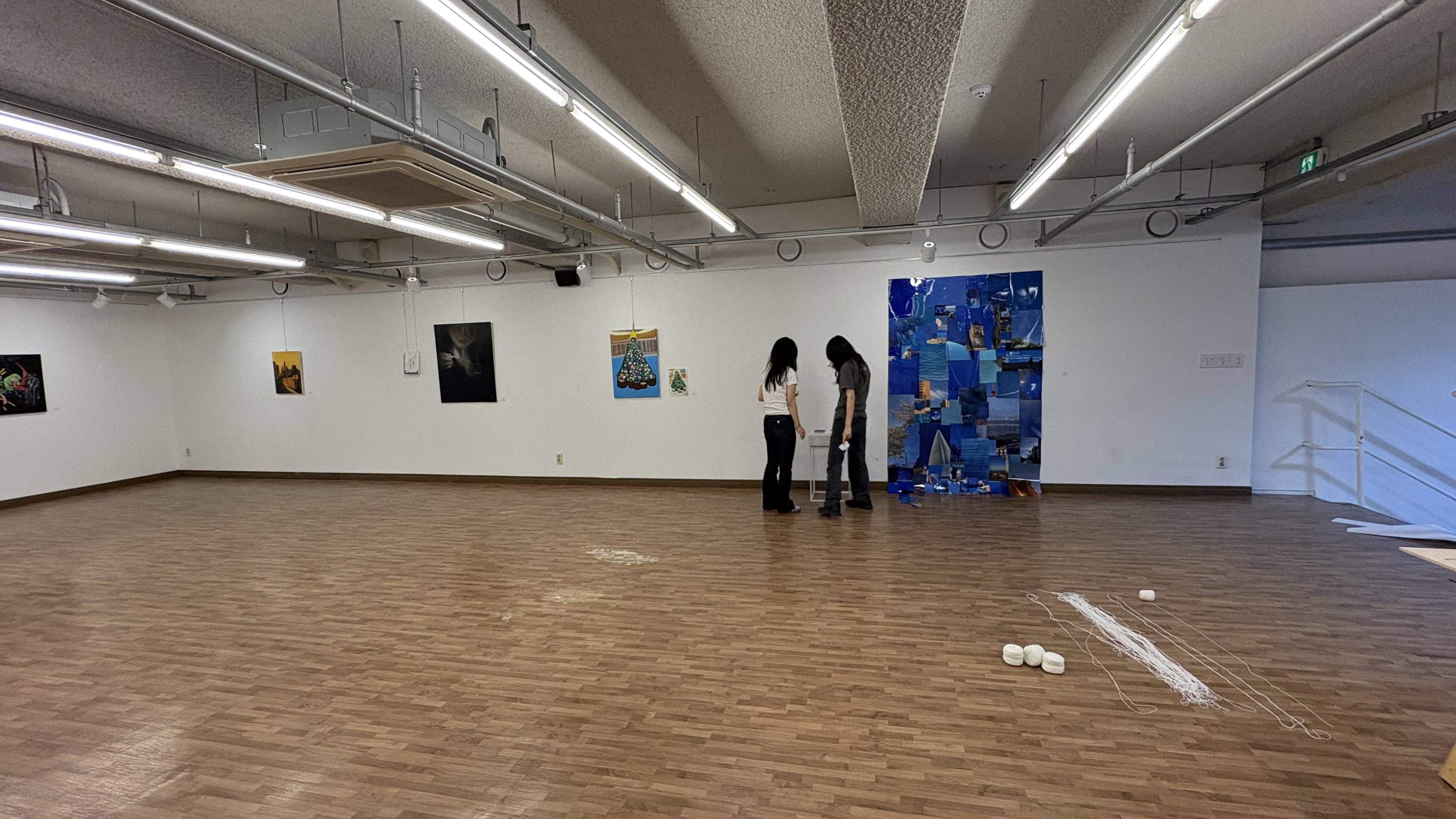 울산대학교 미술학부 회화 · 미디어아트전공 학생작품전 《그리고 그리다》현장 사진