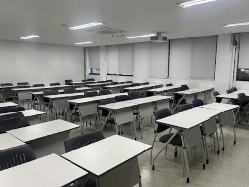 강의실1 (8-121)