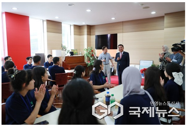 [포토] 김두겸 울산시장, 우즈벡 페르가나국립 기술대학교 초청 환영